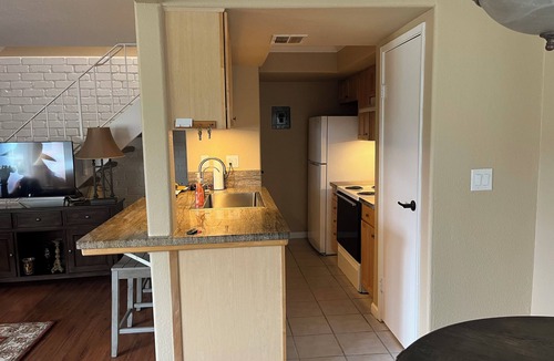 Washington Condo | Huntington beach condo centrally located 15 minutes from beach, 5 min to freeway