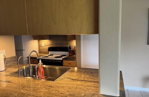 Washington Condo | Huntington beach condo centrally located 15 minutes from beach, 5 min to freeway
