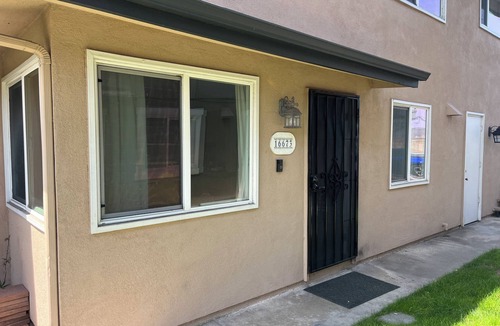Washington Condo | Huntington beach condo centrally located 15 minutes from beach, 5 min to freeway
