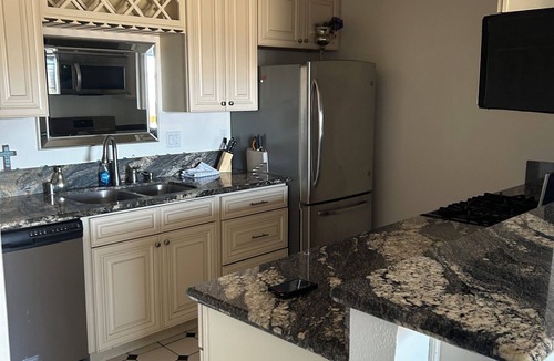 Huntington Beach Condo | Huntington Beach 5-10 minutes from the beach