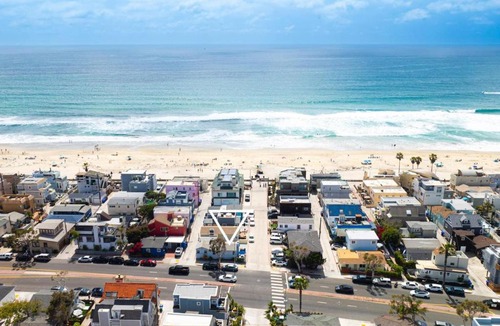 Mission Beach House | Iconic Cottage, Steps to Beach and Ocean, AC, Parking