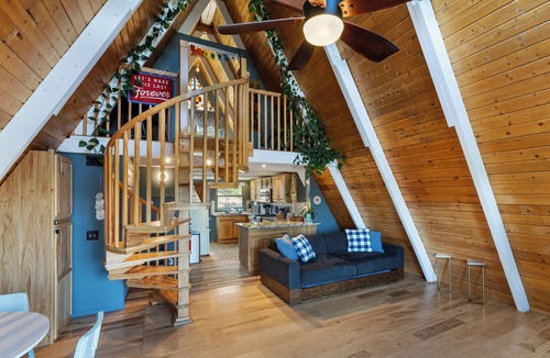 Divide Cabin | Indigo/Aframe- Hot Tub- Views!