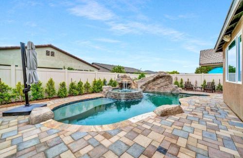 Indio House | IndioStay 5min to STAGECOACH Fest -Private Pool, Water Slide, Waterfall, Jacuzzi, Fire Pit