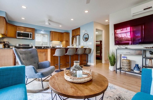 Mission Beach House | Island Sands Combo | 9BR Beach Home in Heart of MB