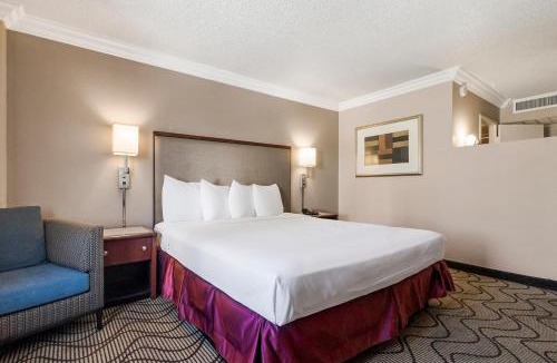 Produce and Waterfront Hotel | Jack London Inn