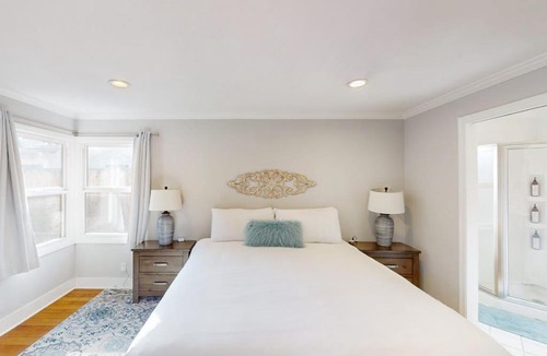 Junior College Neighborhood Association House | James House