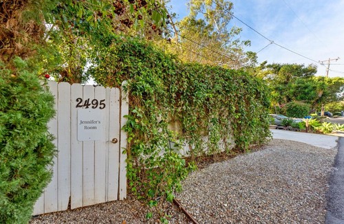 Santa Barbara House | Jennifer's Cottage Room | Chosen Beach Collection
