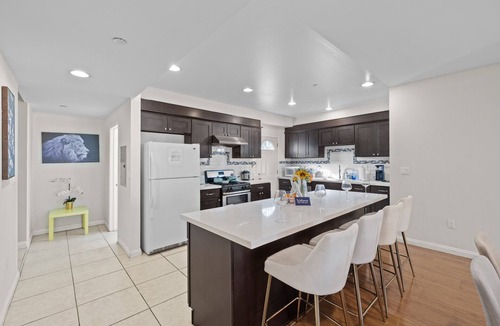 Mid Central House | Jie’s - Boutique 3B Stay near Old Town Pasadena