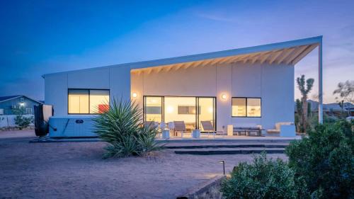 Landers House | Jiro West - Private Pool & Stargazing Retreat
