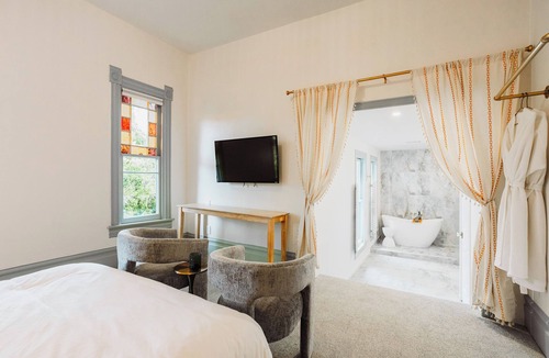 Nipomo Bed & Breakfast | Kaleidoscope Inn & Gardens