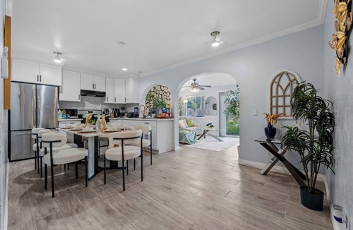 Mira Mesa House | King Bed, Yard & Garage, Near Attractions, 5BR/3Bth
