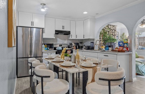 Mira Mesa House | King Bed, Yard & Garage, Near Attractions, 5BR/3Bth