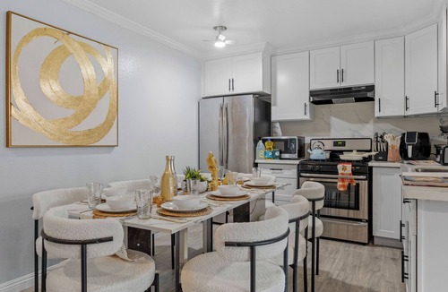 Mira Mesa House | King Bed, Yard & Garage, Near Attractions, 5BR/3Bth