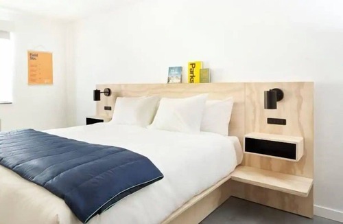 Yucca Valley Hotel | King | Joshua Tree | Park Basecamp, Pool, Fire Pit Nights | 2 Units