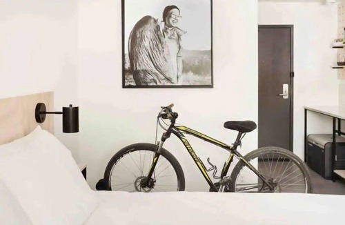 Yucca Valley Hotel | King | Joshua Tree | Park Basecamp, Pool, Fire Pit Nights | 2 Units