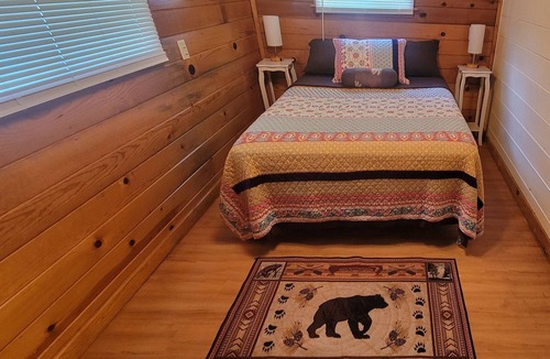 Pinehurst Cabin | Kings Canyon Rustic Cabin