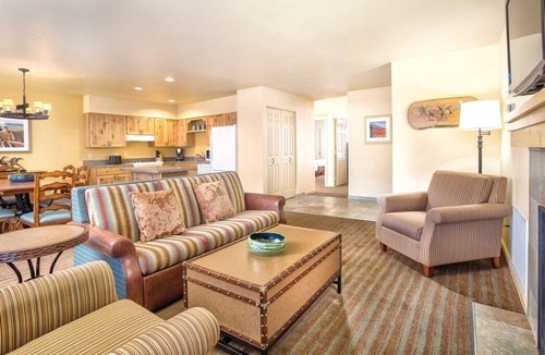 Klamath Falls Resort | Klamath Falls | Golf Retreat | Pool + Golf | 2BR
