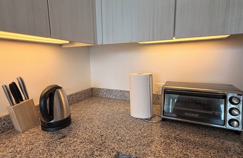 Vernon Apartment | Koreatown Skyline Suites - Modern 1bd1bth City Sky Views