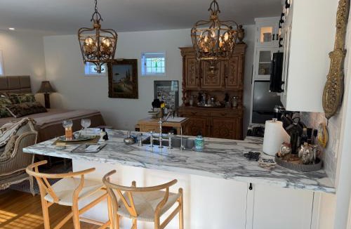 Village of La Jolla Apartment | La Jolla Carriage House