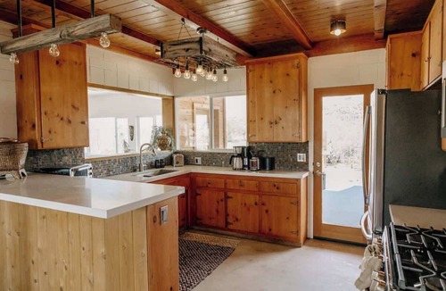 Panorama Heights House | La Luna Azul Boulders, Hot Tub & Views