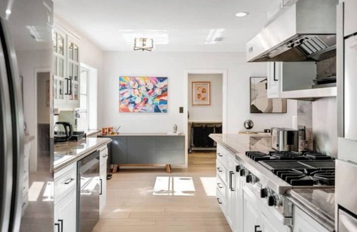 Sherman Oaks House | LA Modern Vacation Retreat New Listing