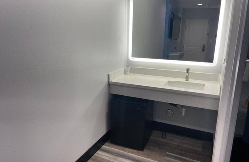 South Gate Hotel | La Palma Motel - South Gate - LA area