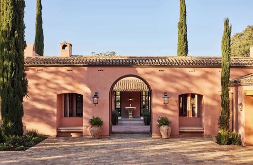 Santa Barbara Villa | La Tarantella Tuscan Villa w/Pool!