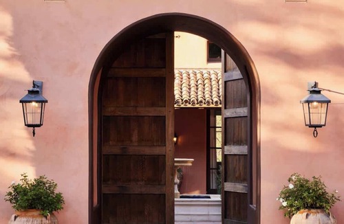Santa Barbara Villa | La Tarantella Tuscan Villa w/Pool!