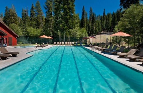 Tahoe Woods Condo | Lake+Pow Studio: Min to Lake/Pool/HotTub/Sauna