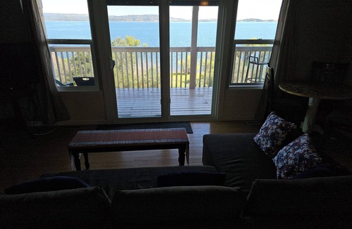 Granite Bay House | Lakefront! Folsom Lakefront home. 3-bedroom unit with AC lakefront Granite Bay
