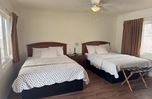 Wofford Heights Hotel | Lakeshore Lodge