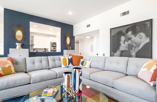 Palm Springs Condo | Lakeside Luxe: Seven Lakes Golf & Country Club stylish condo