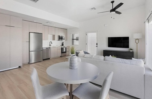 North Mountain Apartment | Landing | Amazing 1BD, Gym, Game Room