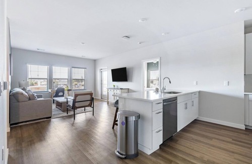 Santa Rosa Apartment | Landing | Beautiful 1BD, Gym, Clubhouse