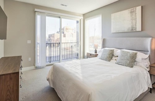 Coronado Apartment | Landing | Beautiful 2BD, Pool, Gym
