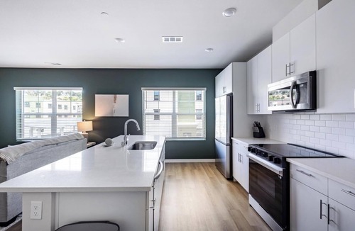 Santa Rosa Apartment | Landing | Spectacular 1BD, Clubhouse, Courtyard