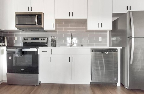 Townsite Apartment | Landing | Stunning 2BD, Pool, Rooftop Lounge