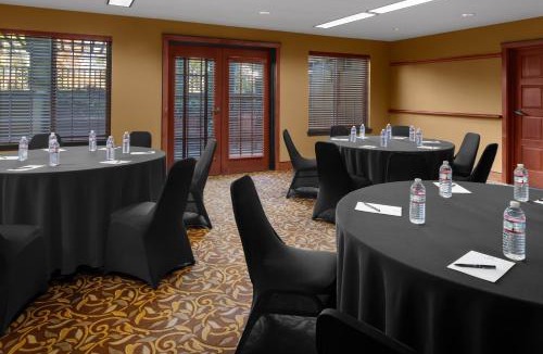 Pleasanton Hotel | Larkspur Landing Extended Stay Suites Pleasanton