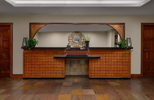 Snail Hotel | Larkspur Landing Extended Stay Suites Sunnyvale