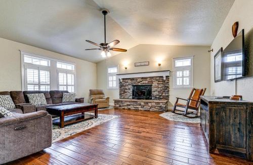 Grants Pass House | Limpy Creek Access! Family Retreat in Grants Pass