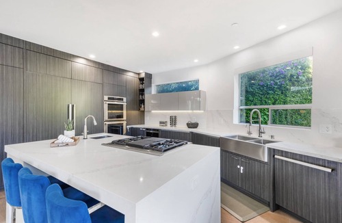 Carthay Circle House | Lindenhurst - Timeless Escape in West Hollywood with Pool