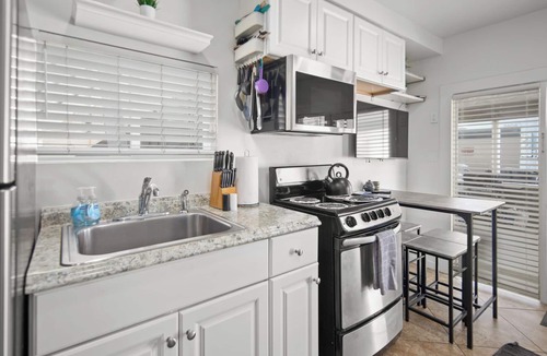 South Mission Beach House | Location And Value! 1 Bedroom Water View Home - South Mission Beach