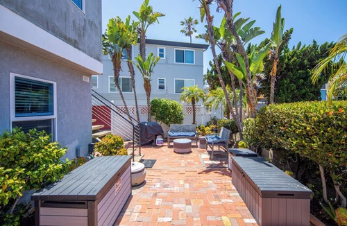 South Mission Beach House | LOCATION AND VALUE! South Mission Beach 2 Bedroom Home
