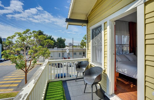 Willmore Apartment | Long Beach Vacation Rental Near Downtown & Beaches
