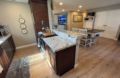 Thousand Oaks House | Lotus Moon Spa House - enjoy a peaceful stay in Thousand Oaks
