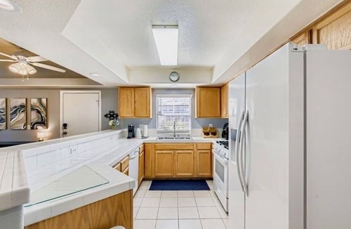 Las Vegas Condo | Lovely 2-bedroom 2 -bath cozy, quiet and secure condo