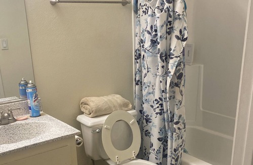 Chula Vista Apartment | Lovely private room