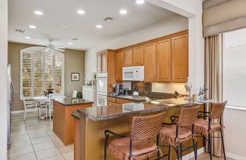 Indio House | Lrg Modern 2 bd 2 ba, on 16th hole Pickle ball, golf, tennis in complex