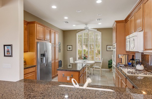 Indio House | Lrg Modern 2 bd 2 ba, on 16th hole Pickle ball, golf, tennis in complex