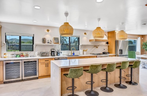Riverside House | LUX - A Dream Relax getaway Oasis Vacation Home with Amazing Views all around
